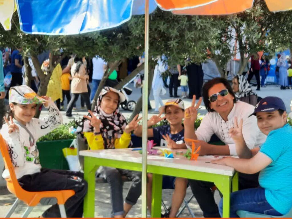 حضور فعال مربیان سیار روستایی کانون پرورش فکری استان همدان در نمایشگاه بزرگ کتاب تهران