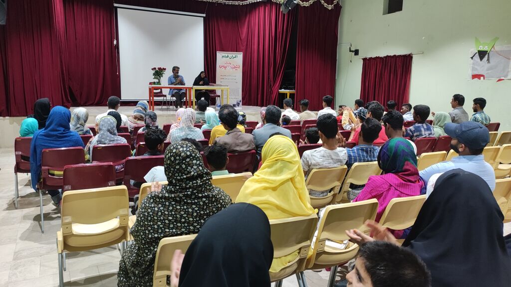 اکران خصوصی فیلم اقیانوس پشت پنجره در کانون پرورش فکری میناب 10 اکران خصوصی فیلم اقیانوس پشت پنجره در کانون پرورش فکری میناب