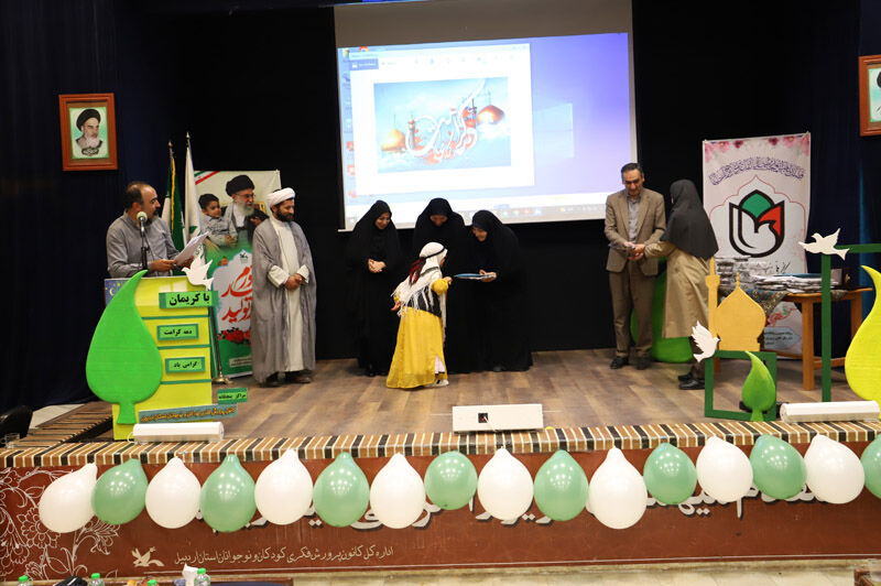 ویژگیهای اخلاقی و رفتاری حضرت فاطمه معصومه(س) برای دختران جامعه تبیین شود