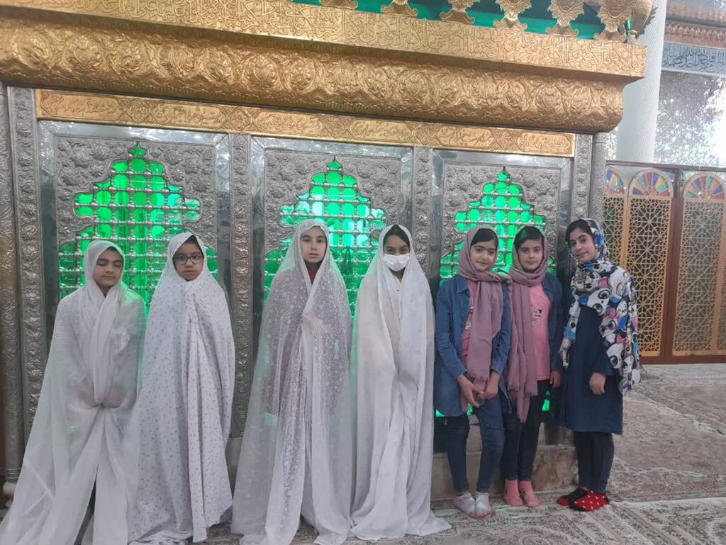 اردوی زیارتی در " آستان دوست" 