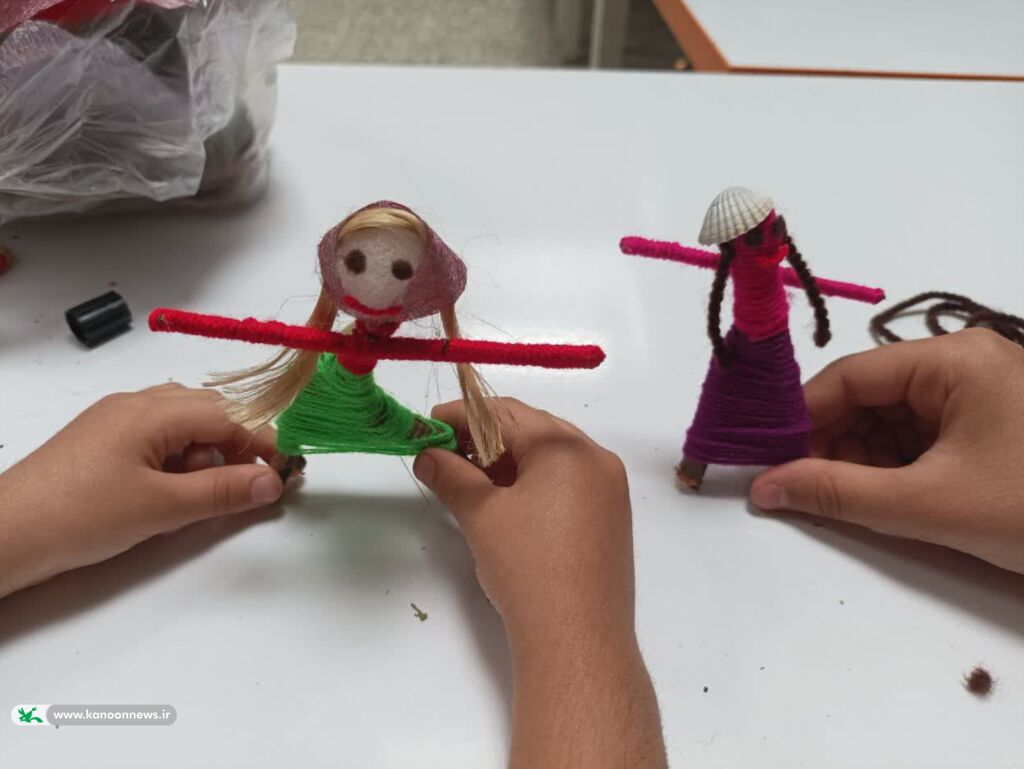 کارگاه ساخت عروسک سازی مادر و دختر در مرکز شماره ۲ کانون همدان 