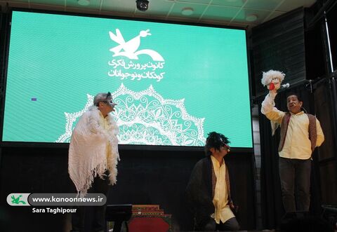 اولین اجرای تماشاخانه سیار کانون در خوزستان_ شهرستان کارون_ در روستای غزاویه بزرگ