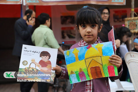 پیادهراه اسفریس/ برپاییموکب فرهنگی و هنری کانون استان اردبیل در دهه کرامت