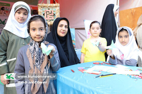 پیادهراه اسفریس/ برپاییموکب فرهنگی و هنری کانون استان اردبیل در دهه کرامت