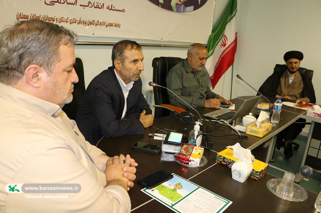 نشست دلگذشت سروها در کانون سمنان