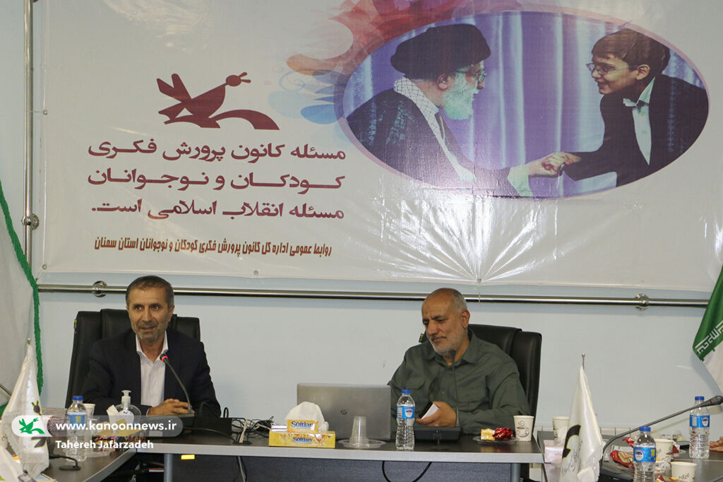 نشست دلگذشت سروها در کانون سمنان نشست دلگذشت سروها در کانون سمنان/کانون پرورش فکری در صف مقدم جهاد و دفاع مقدس است