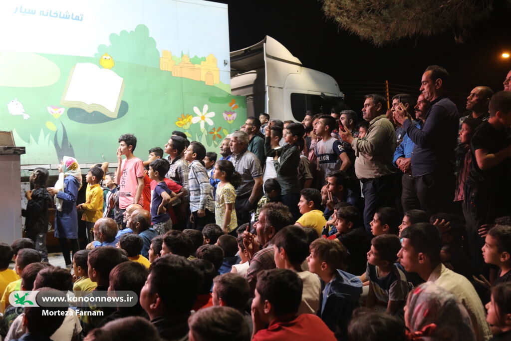 همزمان با دهه کرامت تماشاخانه سیار کانون در یزد حضور یافت