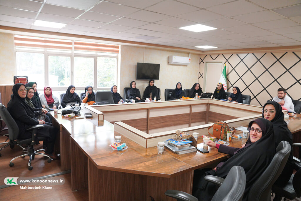 مربیان ادبی، هنری کانون در مسیر تماموقتشدن