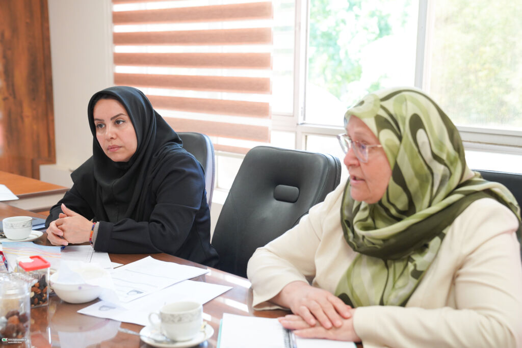 مربیان ادبی، هنری کانون در مسیر تماموقتشدن