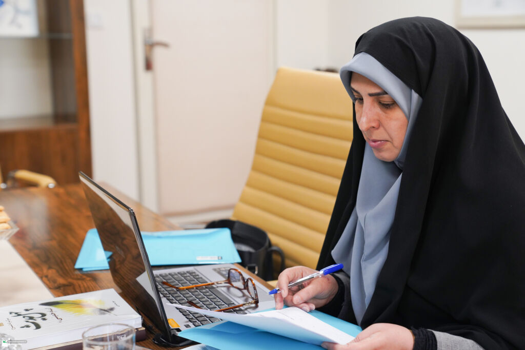 مربیان ادبی، هنری کانون در مسیر تماموقتشدن