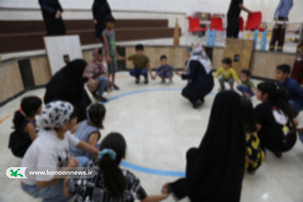 دست نوازش کانون استان بوشهر بر کودکان و نوجوانان خانواده های مددجو زندان مرکزی بوشهر