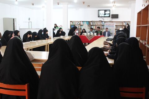 آیین رونمایی از کتاب " و آن روز تمام کودکیهایم بود" در آینه تصویر