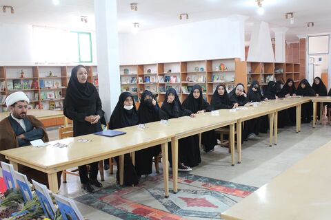 آیین رونمایی از کتاب " و آن روز تمام کودکیهایم بود" در آینه تصویر