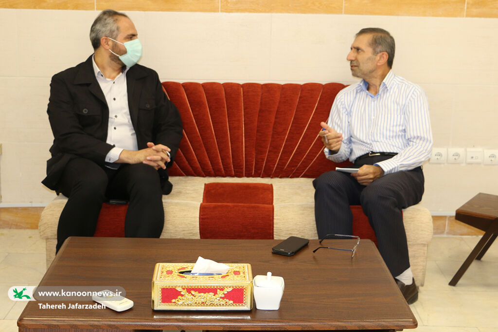 دیدار دبیر جبهه فرهنگی انقلاب با مدیرکل کانون سمنان/ کانون پرورش فکری؛ بستر مناسبی برای بازی و اجرای فعالیتهای حرکتی