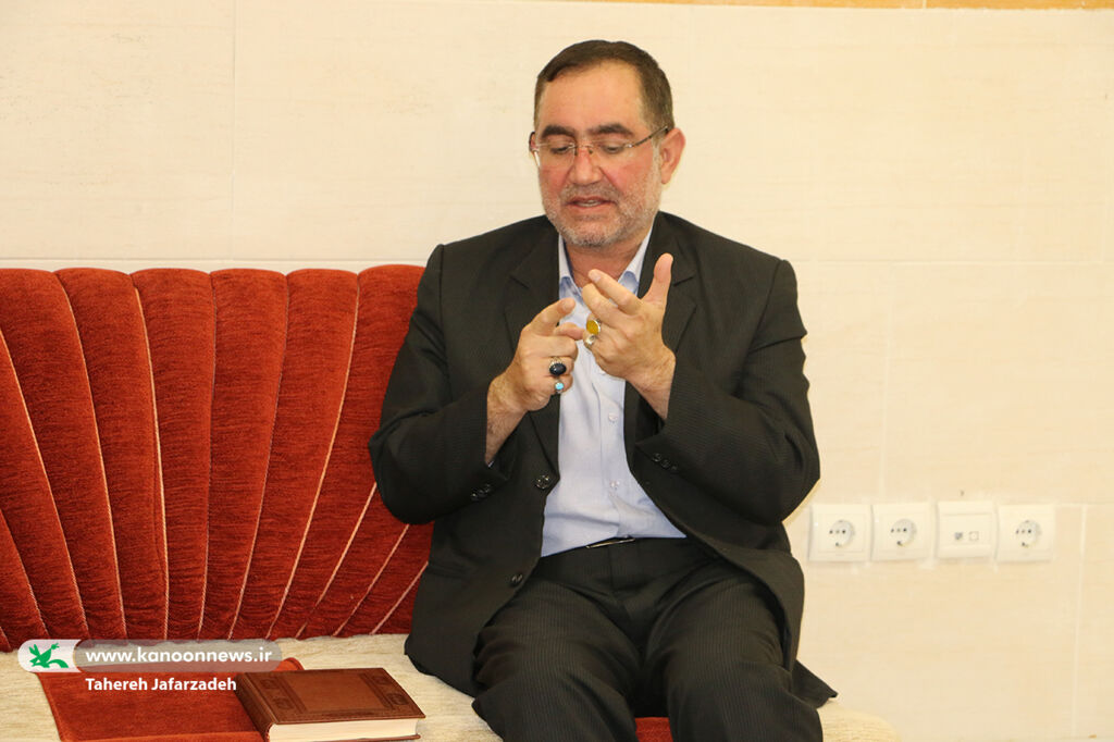 طرح ملی «یاریگران زندگی» در روستاهای تحت پوشش کتابخانههای سیار کانون سمنان اجرا میشود