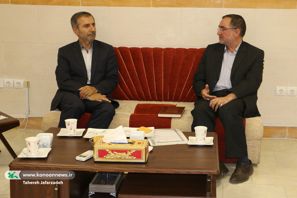 طرح ملی «یاریگران زندگی» در روستاهای تحت پوشش کتابخانههای سیار کانون سمنان اجرا میشود