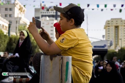 اجرای تماشاخانه سیار کانون در ویژهبرنامه «مسیر هشتم» در مشهدالرضا