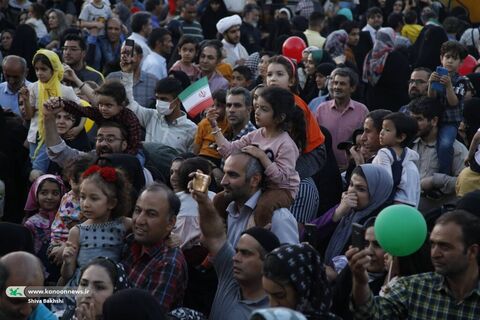 اجرای تماشاخانه سیار کانون در ویژهبرنامه «مسیر هشتم» در مشهدالرضا