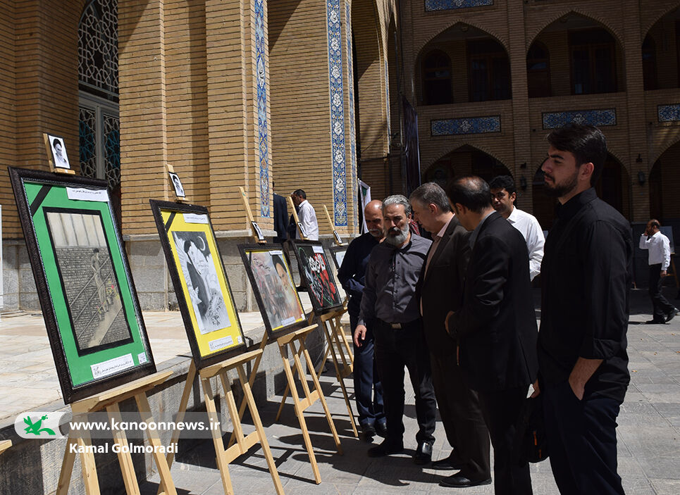 نمایشگاه آثار اعضای کانون لرستان در روز رحلت امام خمینی(ره)