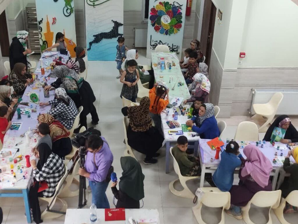 در راستای نشاط اجتماعی و جوانی جمعیت کارگاه کتاب دوست داشتنی من در مجتمع کانون همدان برگزار شد