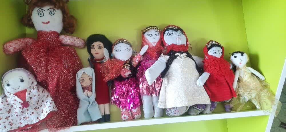 عروسک نمایشی "چمچمه خاتون" در کوچه های صالح آباد