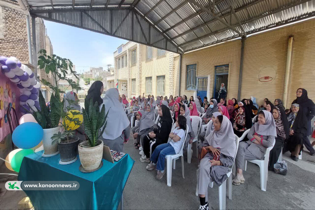 مشارکت مربیان کانون مهدیشهر در جشن فازغالتحصیلی مدارس