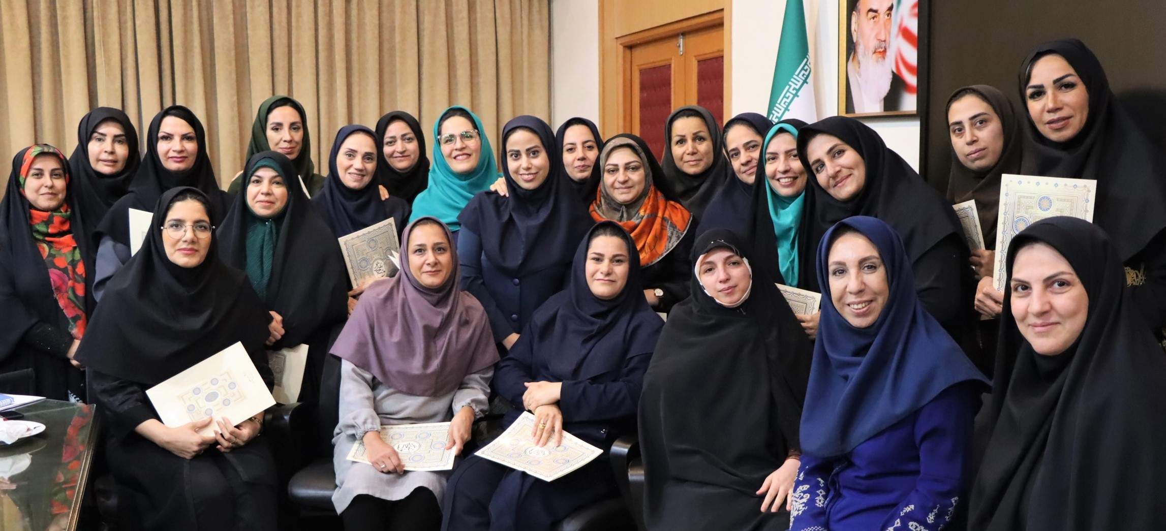 مراسم تجلیل از همکاران فعال در ویژه برنامه های فصل بهار