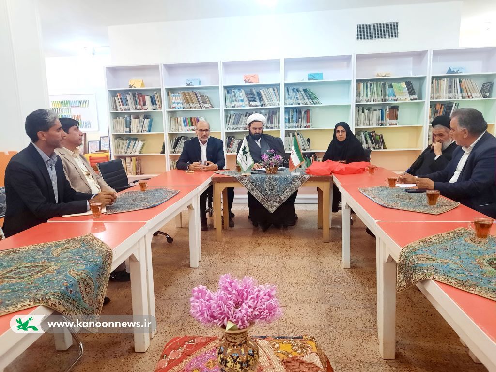 بازدید مشاورِ وزیر آموزش و پرورش از کانون خراسان جنوبی