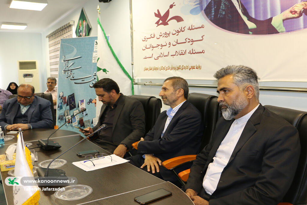 لوح ثبت ملی قصهگویی در کانون سمنان رونمایی شد/ آغاز بهکار جشنوارهی «قصههای پشت خاکریز» دومین کنگره بزرگداشت سههزار شهید استان