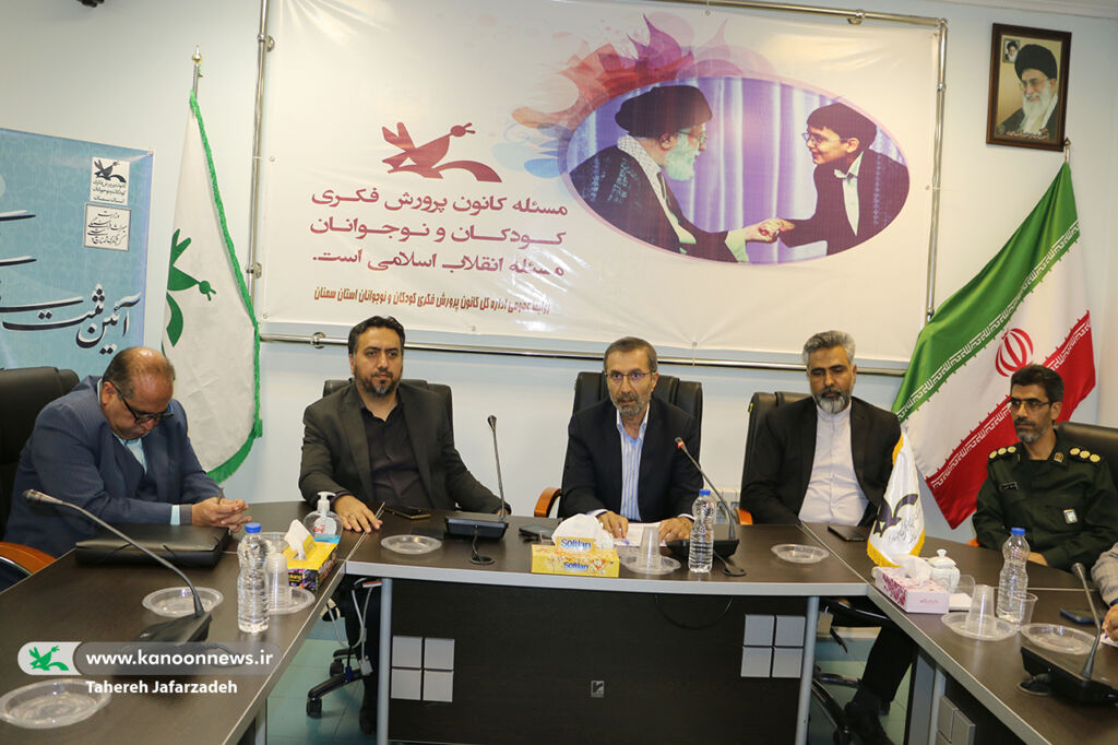 لوح ثبت ملی قصهگویی در کانون سمنان رونمایی شد/ آغاز بهکار جشنوارهی «قصههای پشت خاکریز» دومین کنگره بزرگداشت سههزار شهید استان