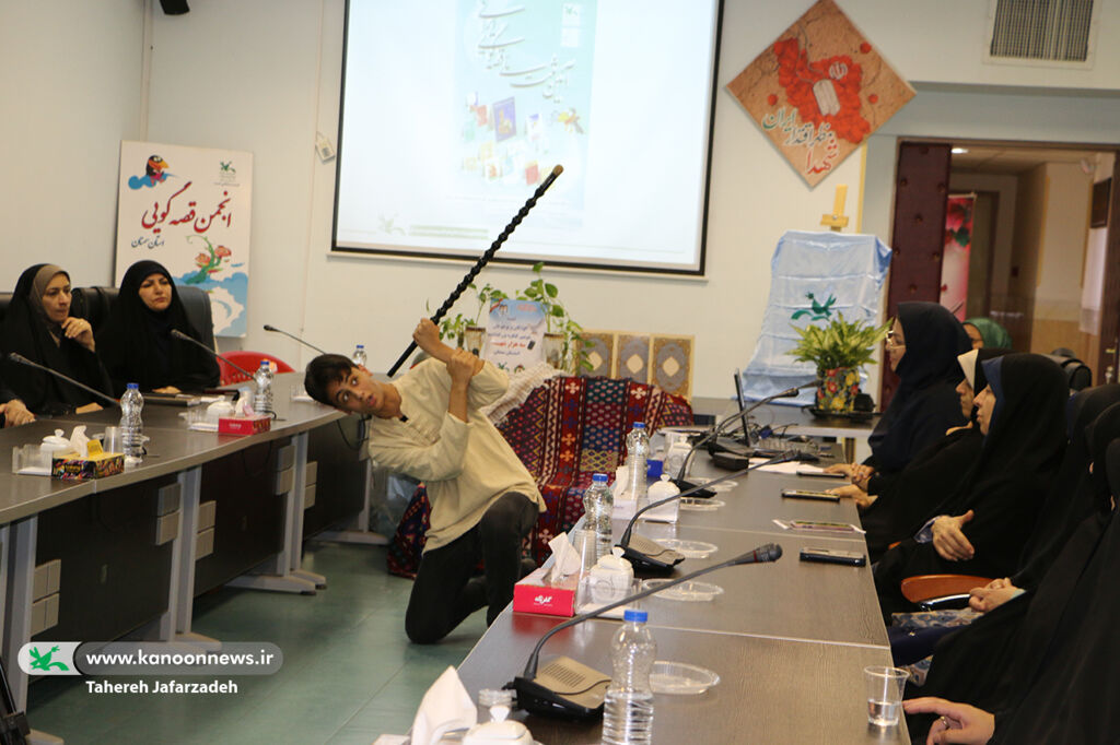 لوح ثبت ملی قصهگویی در کانون سمنان رونمایی شد/ آغاز بهکار جشنوارهی «قصههای پشت خاکریز» دومین کنگره بزرگداشت سههزار شهید استان