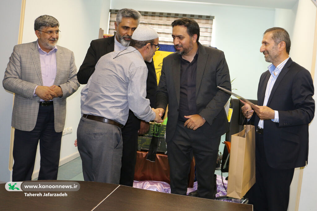 لوح ثبت ملی قصهگویی در کانون سمنان رونمایی شد/ آغاز بهکار جشنوارهی «قصههای پشت خاکریز» دومین کنگره بزرگداشت سههزار شهید استان