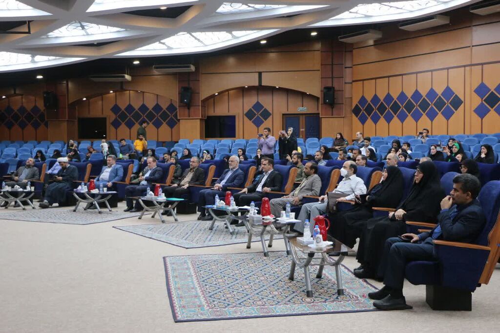 مربی کانون در میان زنان تأثیرگذار استان خوزستان