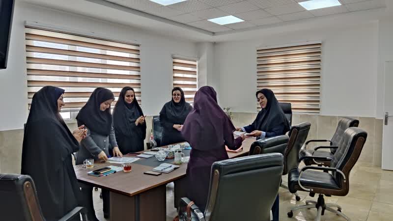 نقد «عاشقانههای یونس در شکم ماهی» و تجلیل از مربی مرکز سیار کانون البرز