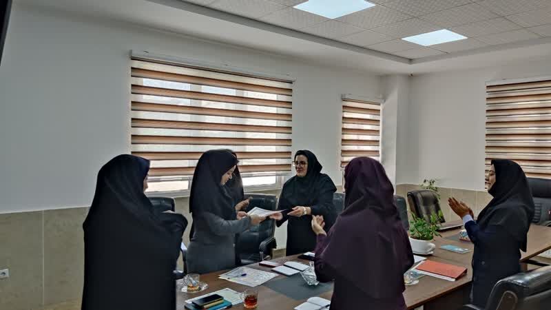 نقد «عاشقانههای یونس در شکم ماهی» و تجلیل از مربی مرکز سیار کانون البرز