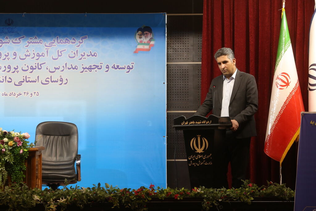 تأکید مدیران کانون بر استفاده مناسب از فرصت فصل تابستان/تبدیل وضعیت همکاران پارهوقت اقدامی ماندگار