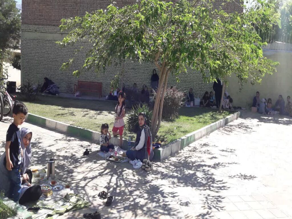 برنامه علمی فرهنگی "صبحانه مفید" در پارک شقایق برگزار شد
