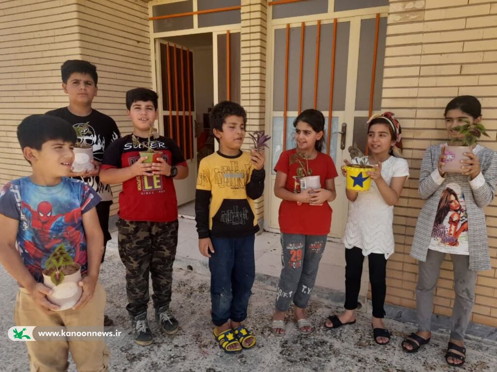 گرامیداشت روز جهانی و ملی گل و گیاه در مراکز کانون خوزستان
