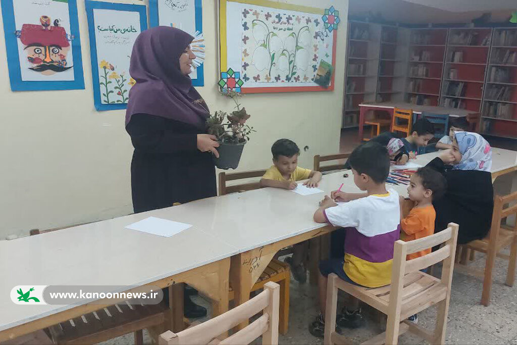 آشنایی اعضای کانون مهدیشهر با نقش گیاهان در زندگی