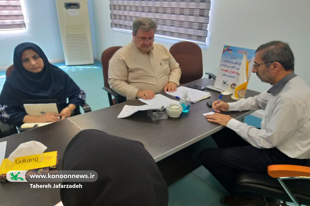 نقد و تحلیل متن تئاتر صحنهای کنگره شهدا در کانون سمنان