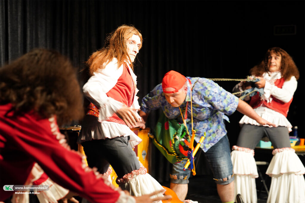 نمایش دورهگردها در چهار استان کشور اجرا میشود