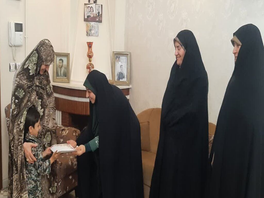 همسران شهدا مادران مهر کودکان و نوجوانان سرزمین ایران اسلامی هستند
