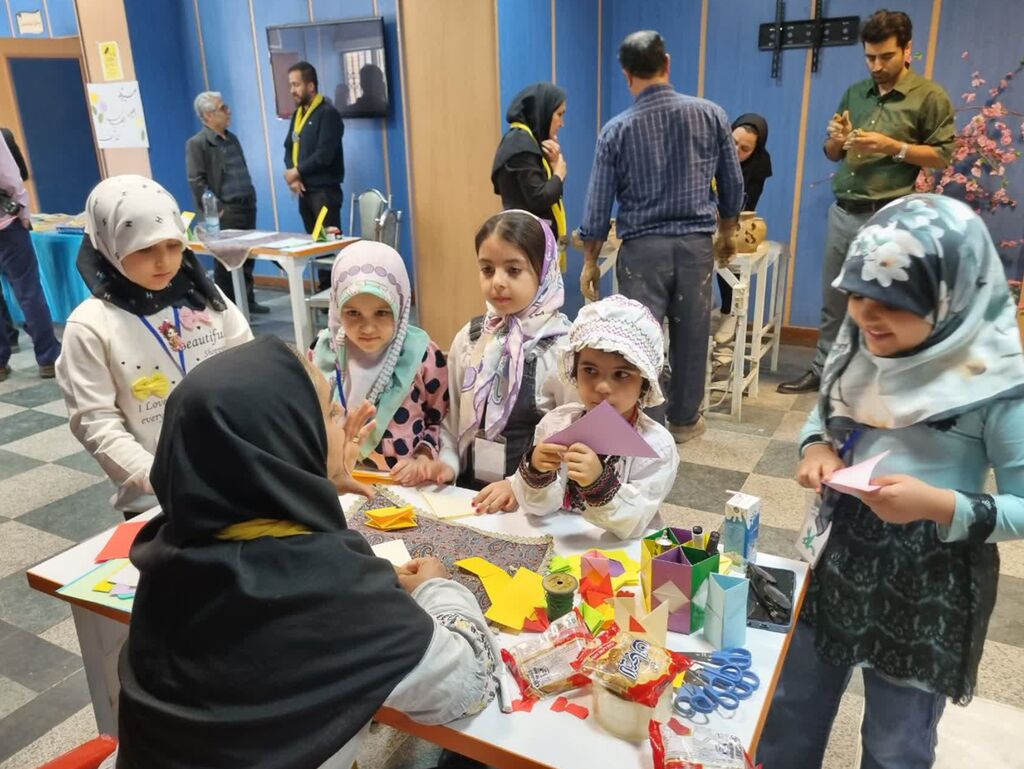 حضور پرشور مربیان توانمند کانون در جلسه توجیهی پایگاههای اوقات فراغت اداره کل آموزش و پرورش استان همدان