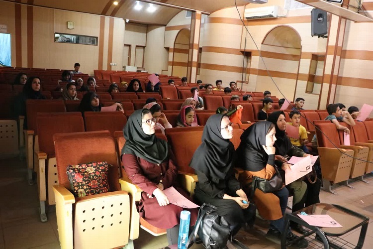 همایش انقلاب تابستانی و آشنایی با ساخت ساعت آفتابی