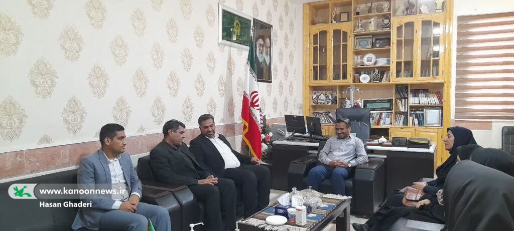 دیدار و گفتوگوی مدیرکل کانون سیستان و بلوچستان با فرمانداران و روسای آموزش و پرورش حوزهی سیستان