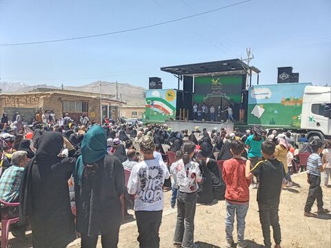 اولین اجرای تماشاخانه سیار کانون در روستای قائم آباد بویین میان دشت  به روایت تصویر