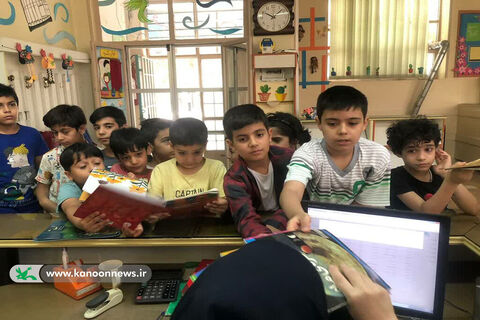 فرآیند امانت کتاب و استقبال کودکان در مراکز کانون سمنان از نگاه دوربین