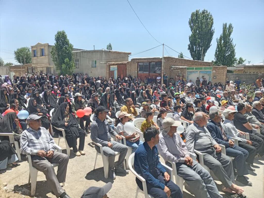 اجرای برنامههای متنوع تماشاخانه سیار کانون در اصفهان