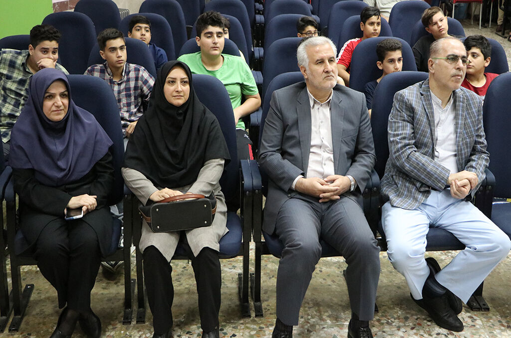 برگزاری همایش حال خوشزندگی در رشت / اعضای نوجوان کانون یاریگر زندگیشدند