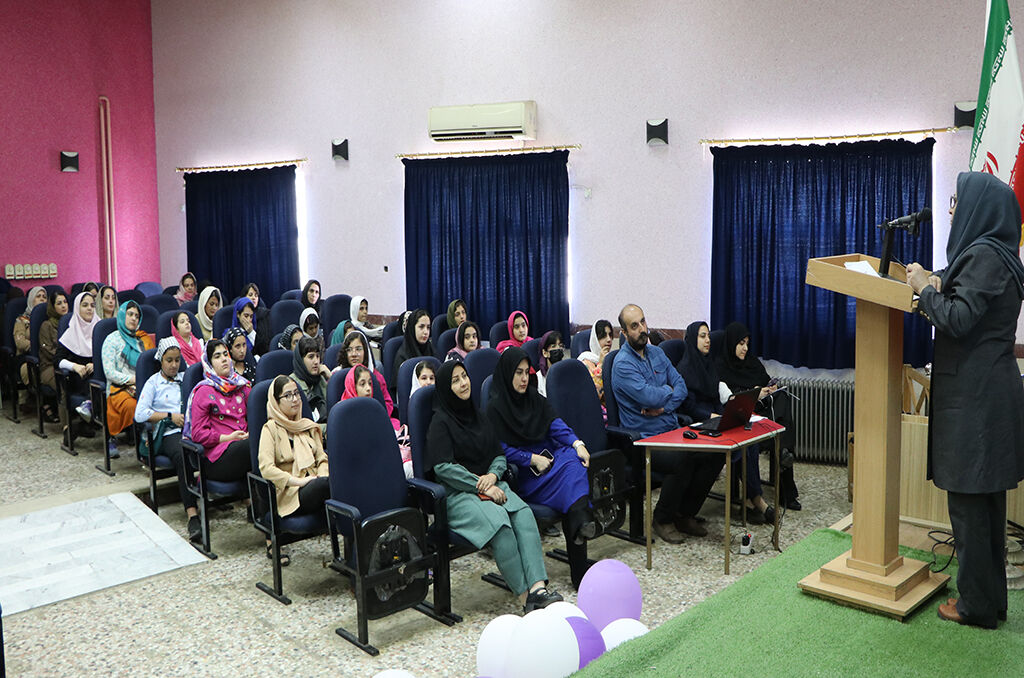 برگزاری همایش حال خوشزندگی در رشت / اعضای نوجوان کانون یاریگر زندگیشدند